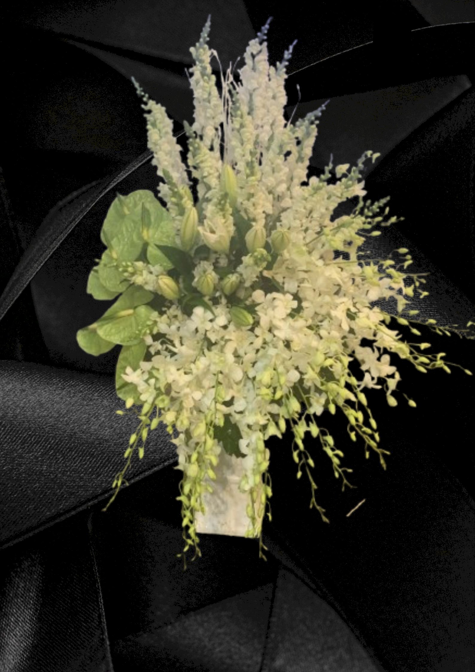 Bình hoa chia buồn thành kính - LDNK46