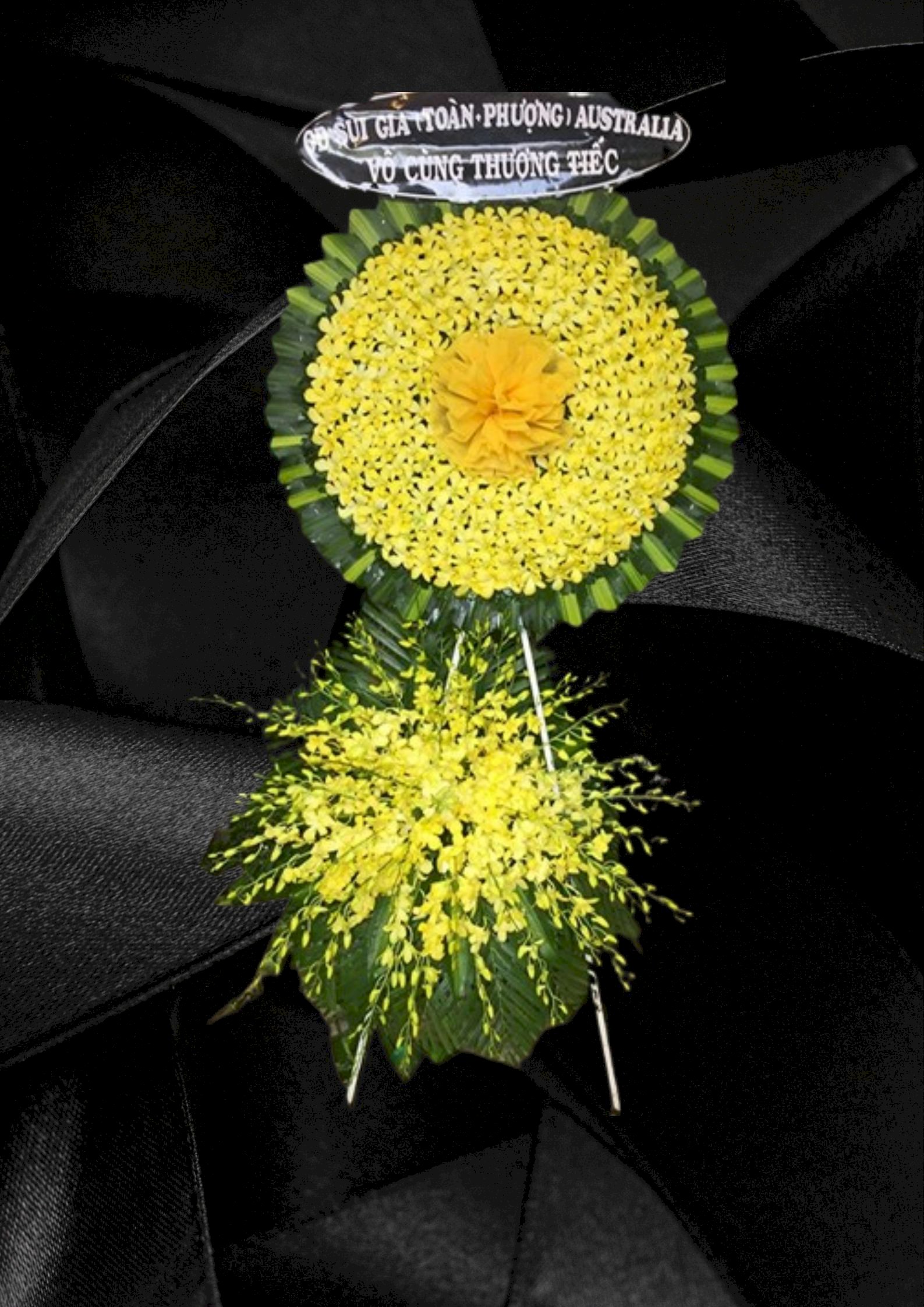 Kệ hoa chia buồn tang lễ lan vàng  - LDNK216