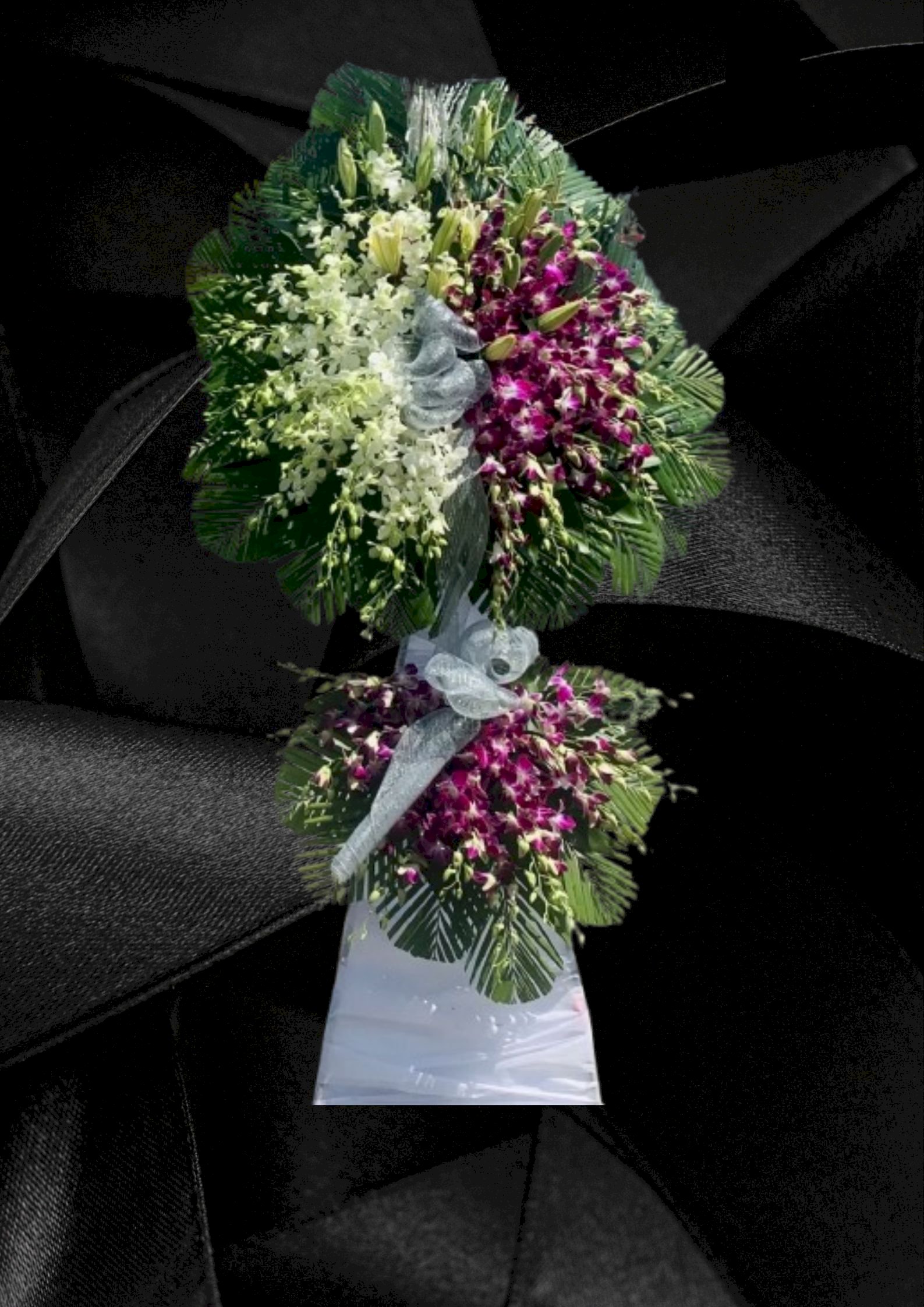 Lẵng hoa chia buồn 2 tầng lan trắng và lan hồ điệp - LDNK30