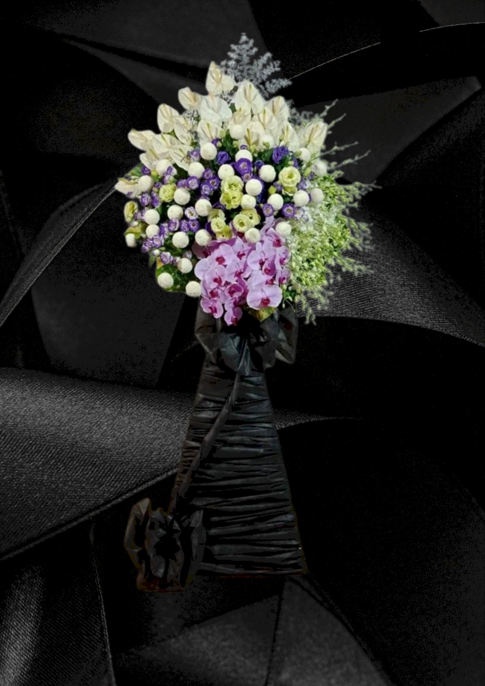 Lẵng hoa chia buồn đám tang trang trọng - LDNK54