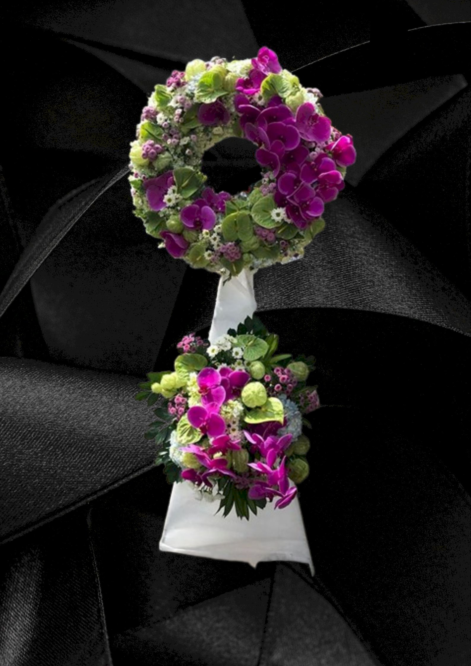 Lẵng hoa chia buồn viếng đám tang lan hồ điệp sang trọng - LDNK72