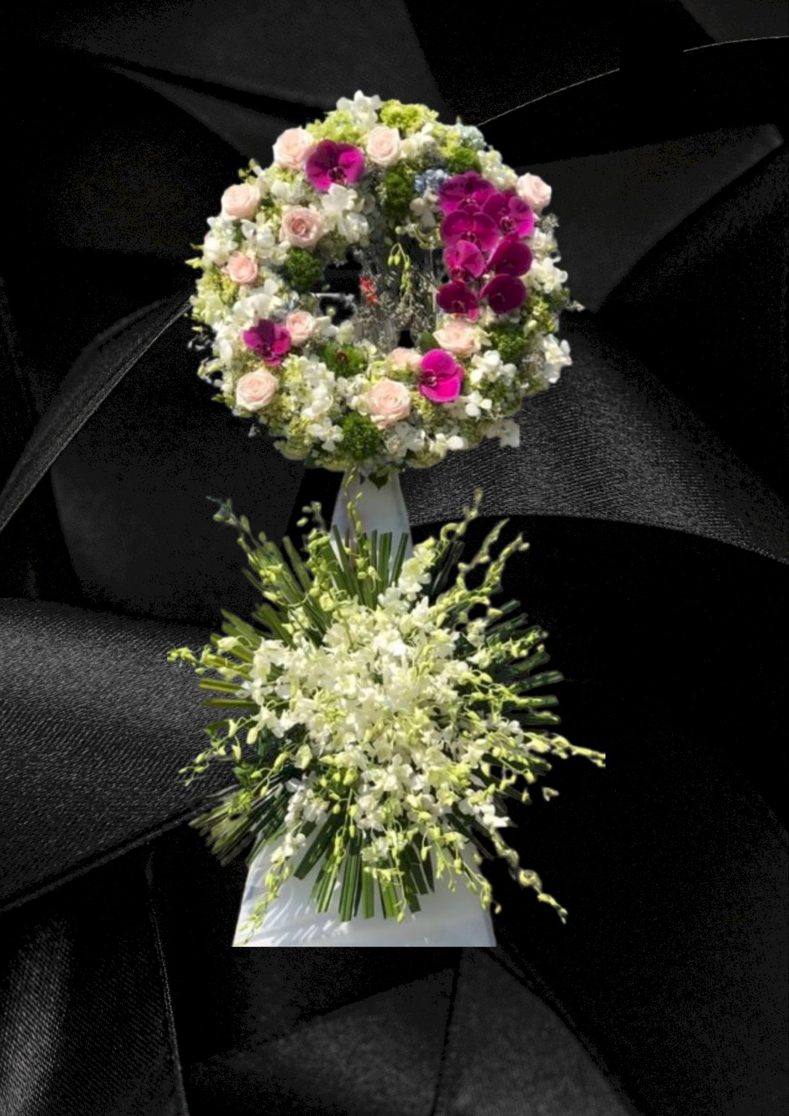 Vòng hoa chia buồn 2 tầng viếng đám tang - LDNK239