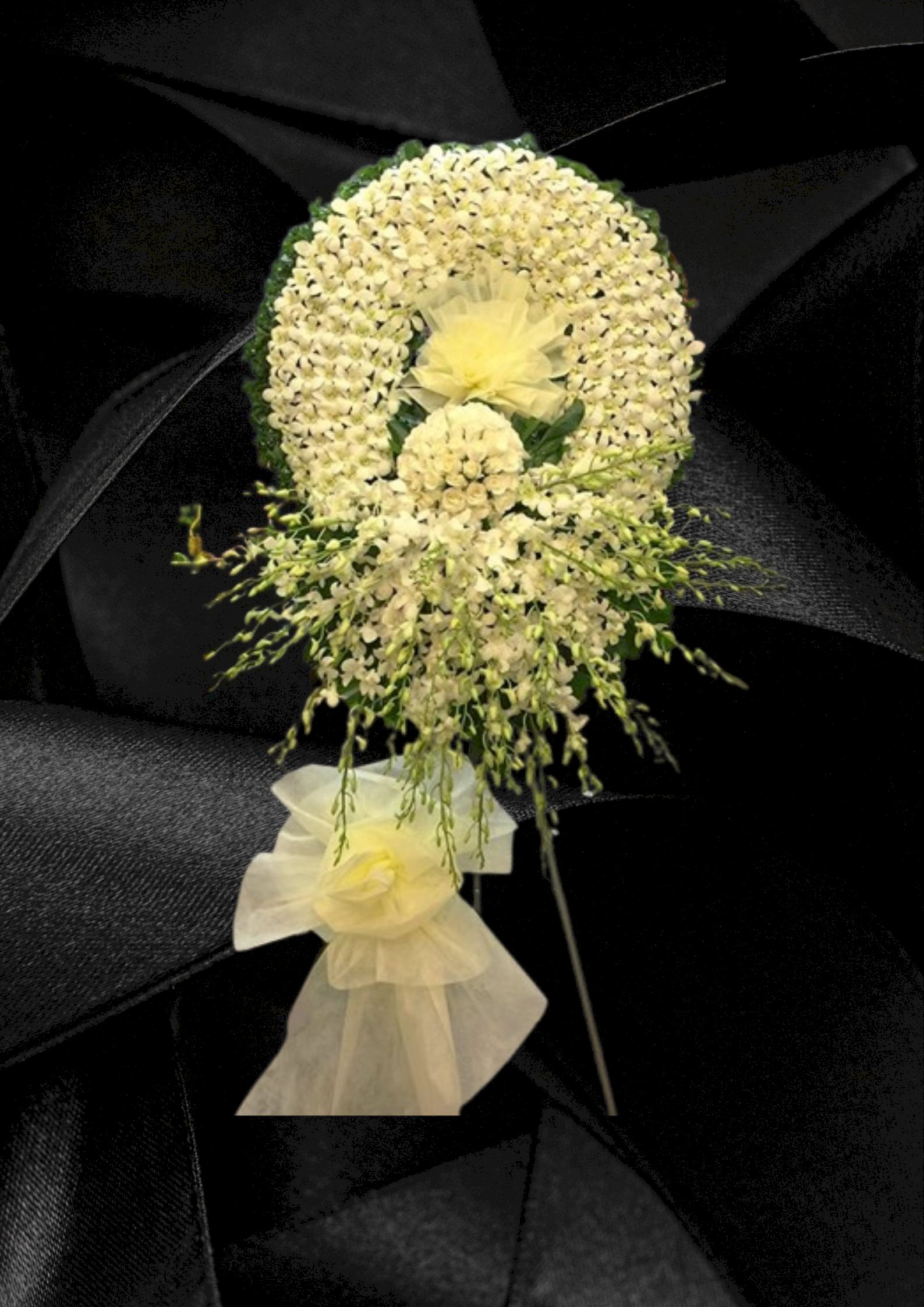 Vòng hoa lan trắng chia buồn - LDNK215