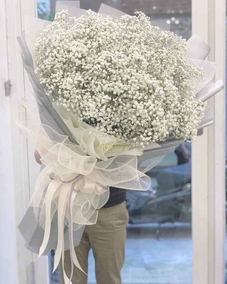 Bó hoa trắng: Những bó hoa trắng thanh nhã và tinh tế thể hiện sự tinh khiết và đẹp đẽ, là món quà tuyệt vời để gửi gắm tình cảm đến người thân, bạn bè. Hãy cùng ngắm nhìn những bó hoa này trong hình ảnh thật đẹp mắt.