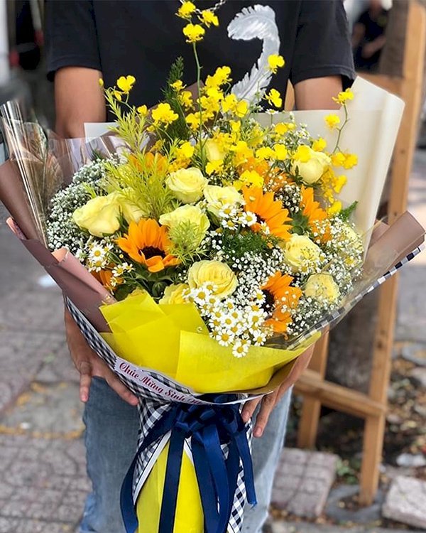 Bó hoa tone vàng chúc mừng sinh nhật - LDNK109