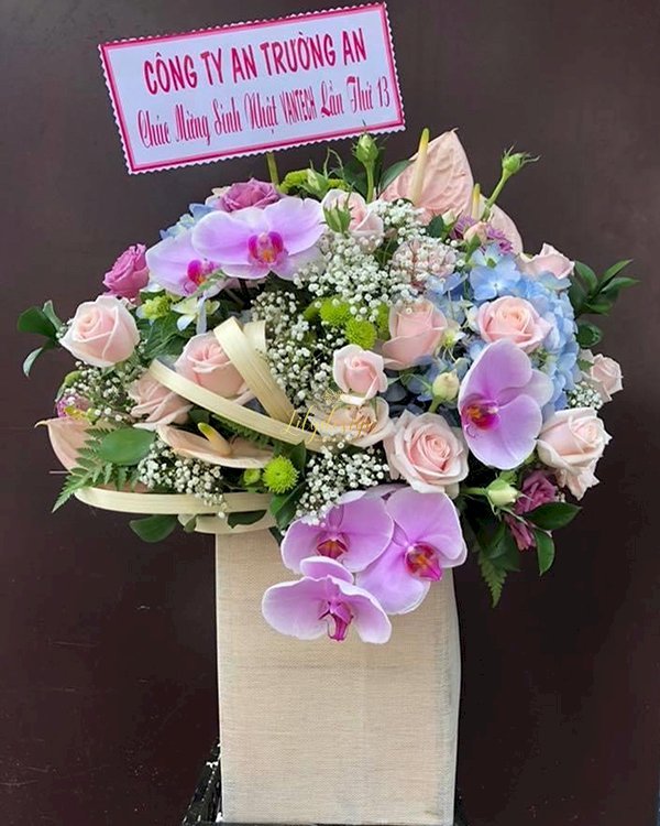 Hộp hoa mừng sinh nhật sang trọng - LDNK152