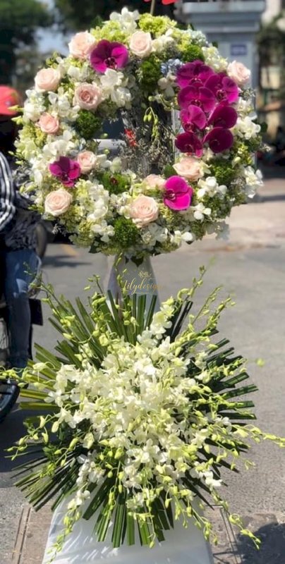Vòng hoa chia buồn 2 tầng viếng đám tang - LDNK239